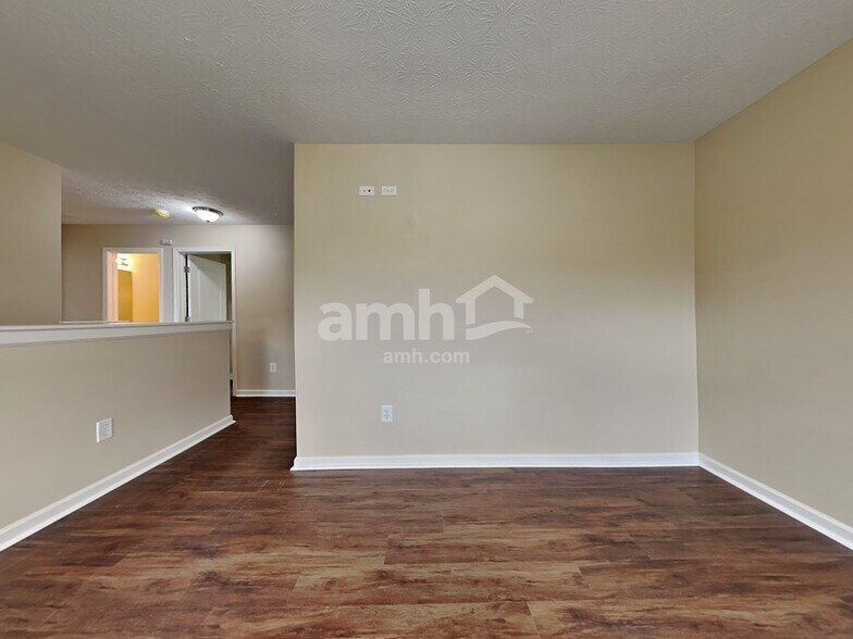 Building Photo - 9711 Brooks Dr