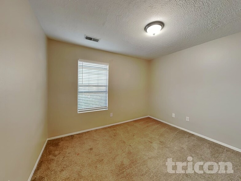 Building Photo - 311 Limestone Ct NE