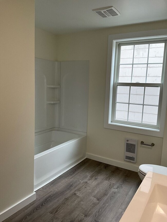 Building Photo - 90 Elm St