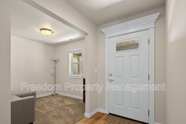 Building Photo - 1824 E Ringneck St