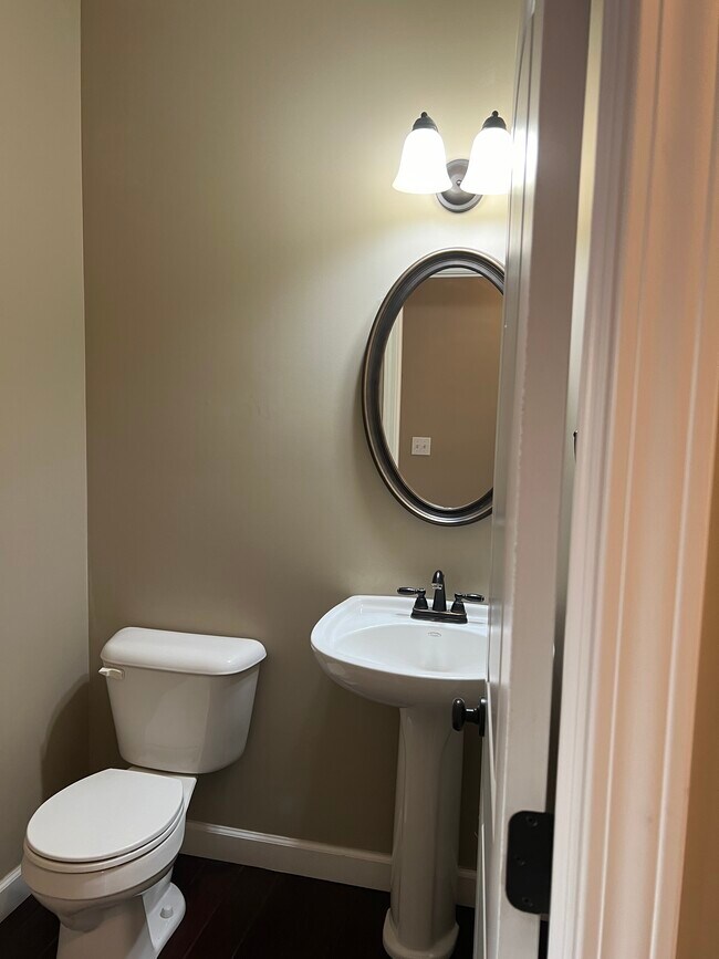 Building Photo - 6727 N White Fir Dr