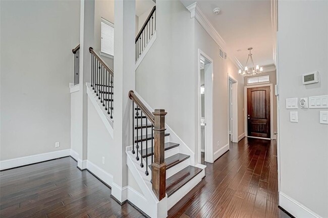 Building Photo - 6711 Saxton Manor St