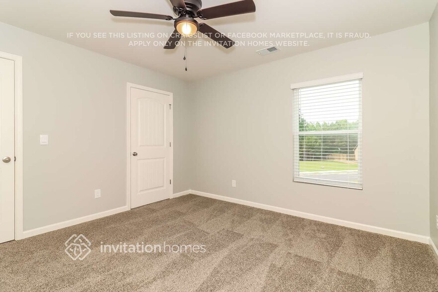 Building Photo - 61 Durana Ln