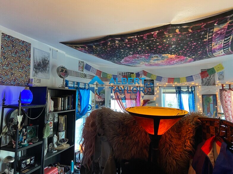 Building Photo - 10 Parker Hill Ave