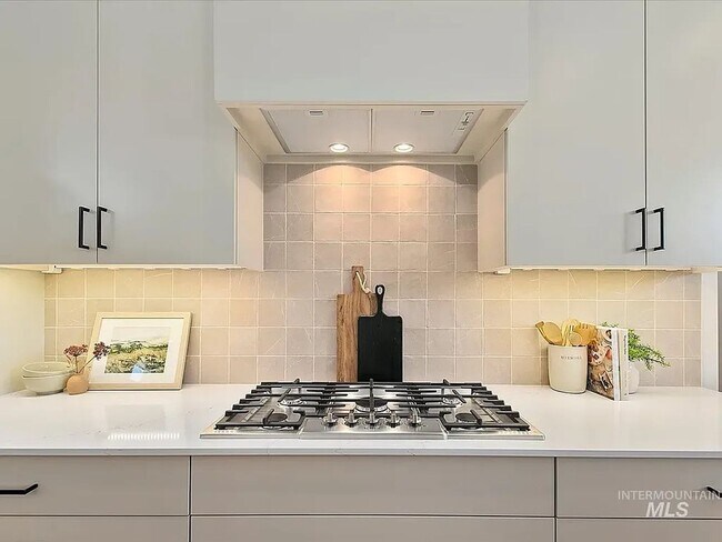 Building Photo - Custome build in Movado Estates