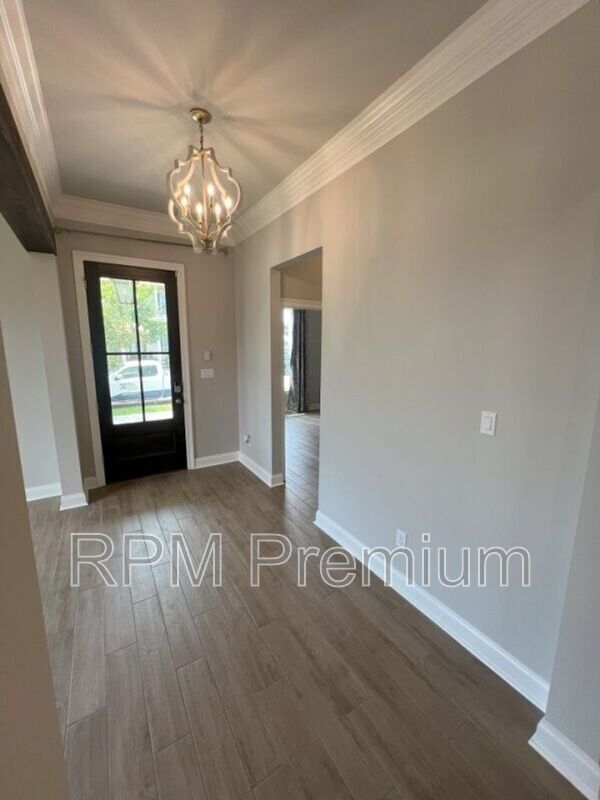 Building Photo - 1271 Rockport St