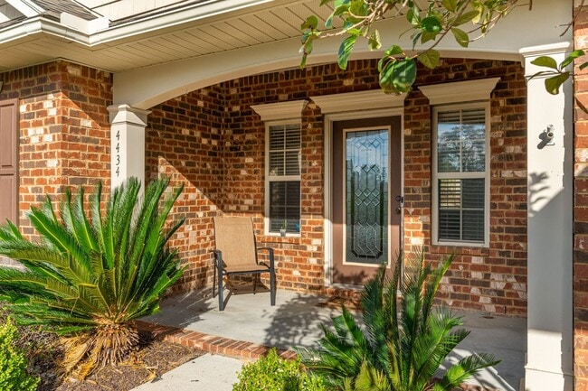 Building Photo - Beautiful 4 Bed / 2.5 Bath Home in Duggan ...