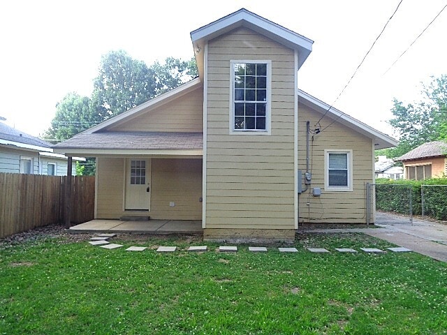 Building Photo - 1921 Evelyn Ave