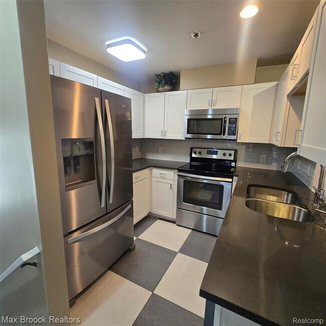 Building Photo - 1643 Campau Farms Cir