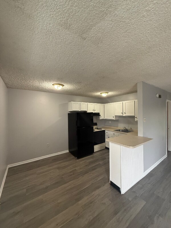 Building Photo - 2105 Florence Ave