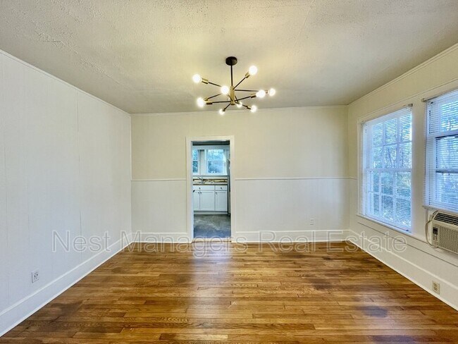 Building Photo - 117 Woodside Ave