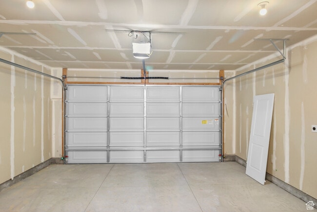 Building Photo - 949 N 900 W