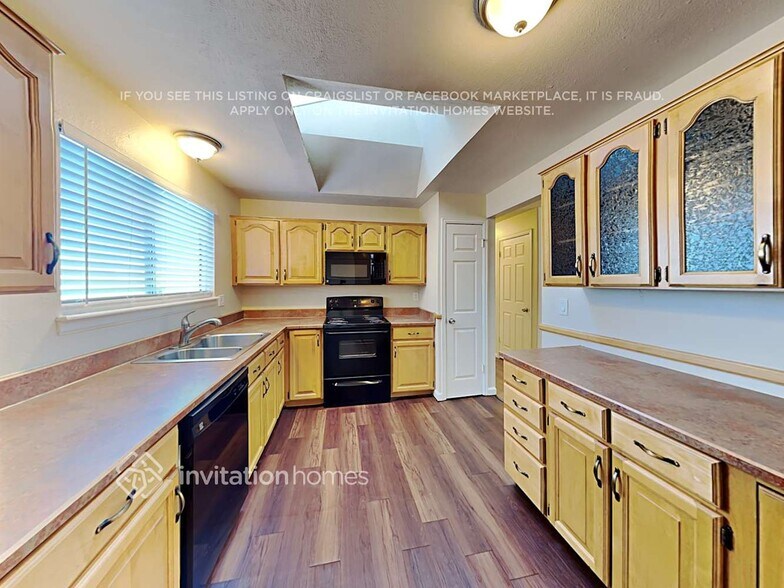 Building Photo - 6660 Bugle Dr