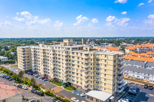 Building Photo - 675 Ocean Ave N