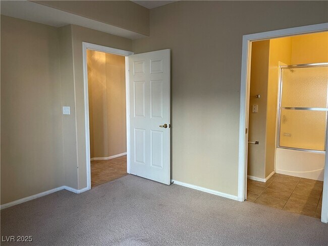 Building Photo - 1420 Red Crest Ln