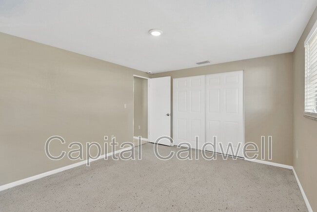 Building Photo - 4512 24th Ave S