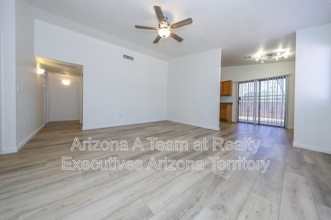 Building Photo - 3167 W Alexanderwood Dr