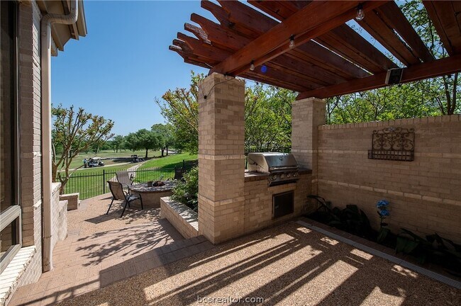 Building Photo - 4776 Stonebriar Cir