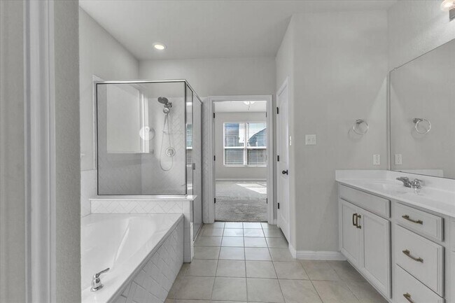 Building Photo - 19321 Hartwell Dr