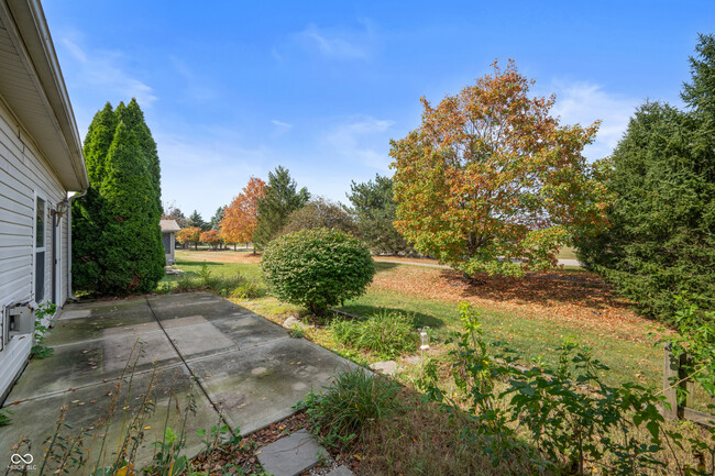 Building Photo - 5886 Hollow Oak Trail