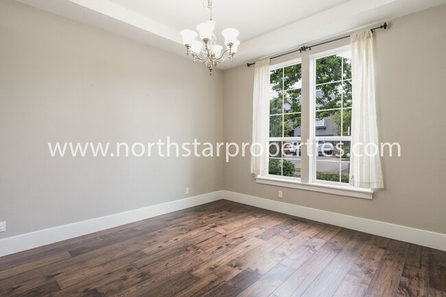 Building Photo - 20462 SW Arnold Pl