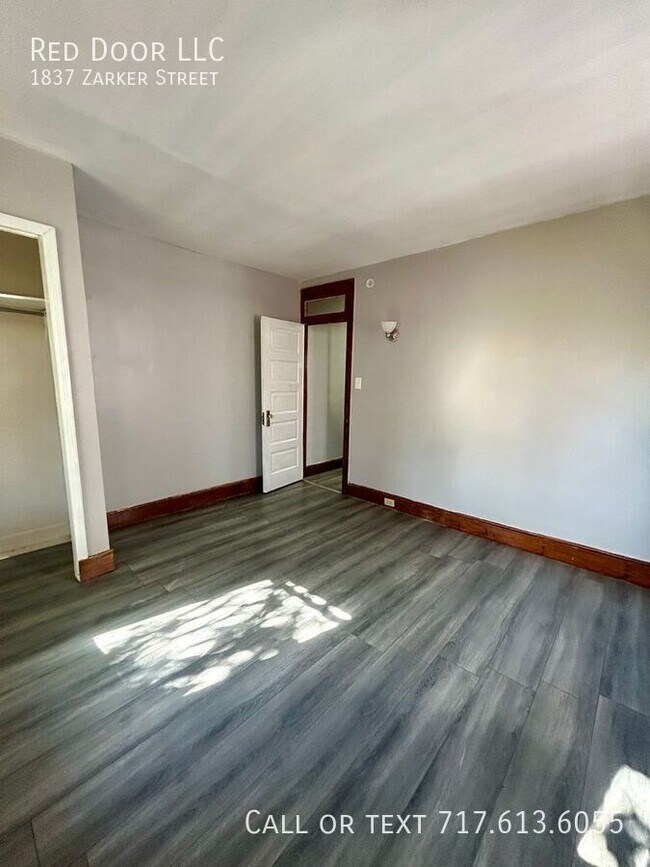 Building Photo - 1837 Zarker St