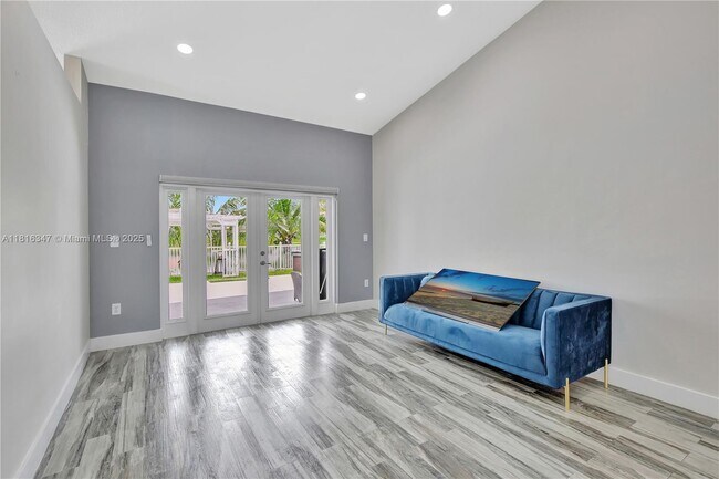 Building Photo - 13440 SW 17th Ct