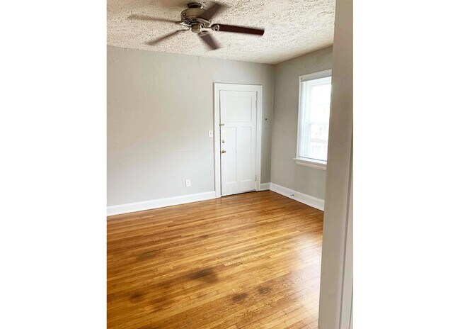 Building Photo - 415 Probasco St