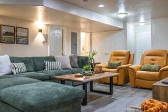 Building Photo - 1267 E Hickenlooper Way