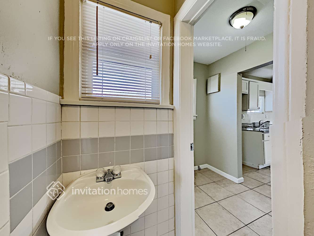 Building Photo - 2903 W 78th St