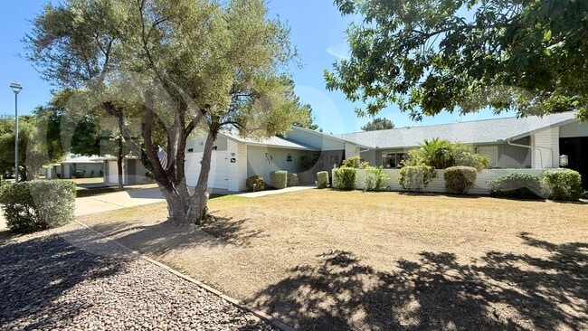 Building Photo - 12527 W Prospect Dr