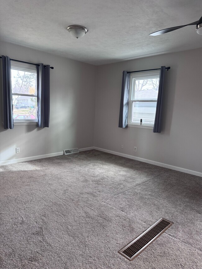 Building Photo - 20502 Cleveland St