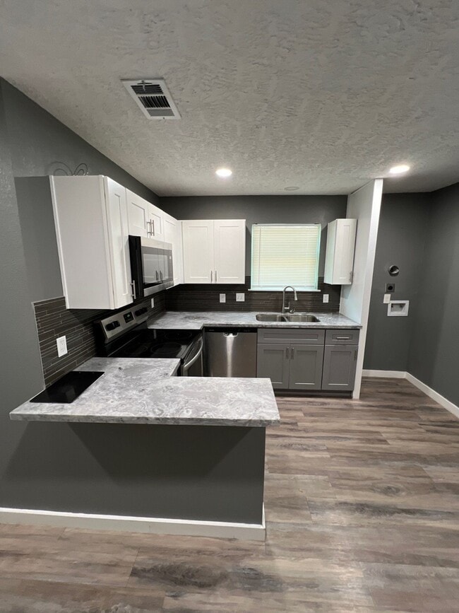 Primary Photo - 2606 Mills St