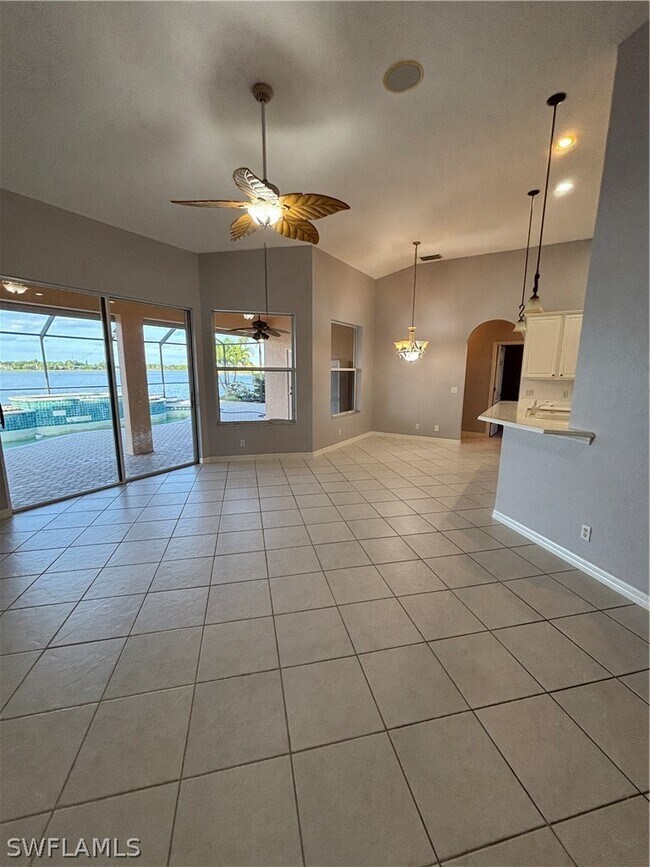 Building Photo - 2210 Grove Dr