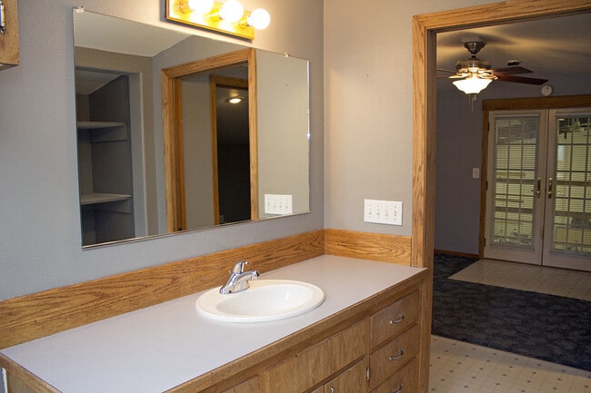 Building Photo - 4239 SE 141st Ave