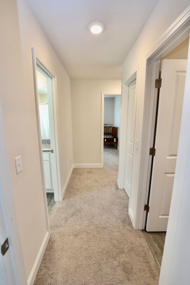 Building Photo - 870 Curlew Cir