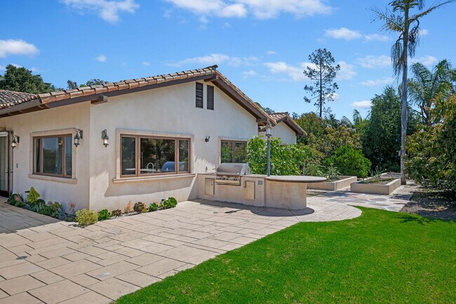 Building Photo - Montecito Property with a View and a Pool ...