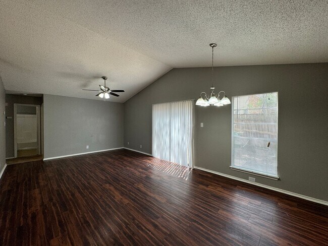 Building Photo - Hambledon