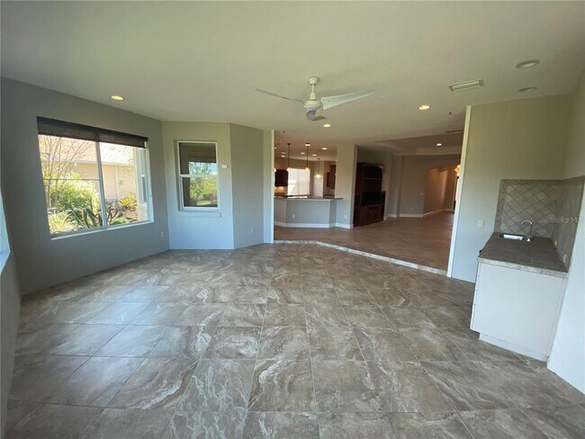 Building Photo - 627 Quinby Way