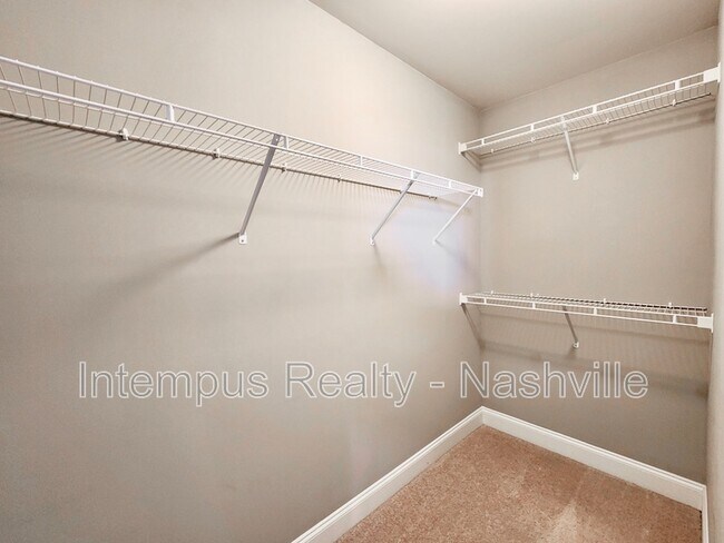 Building Photo - 1005 Maleventum Way