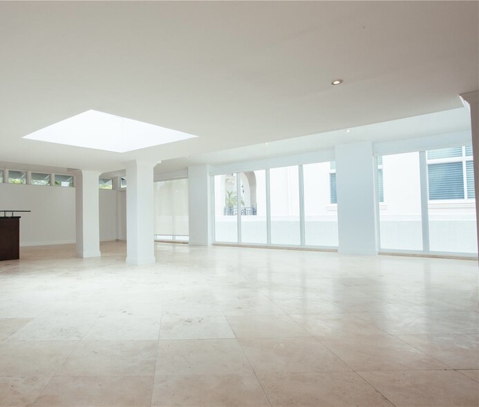 Building Photo - 72 S Hibiscus Dr