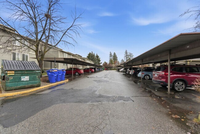 Building Photo - 6121 E 6th Ave