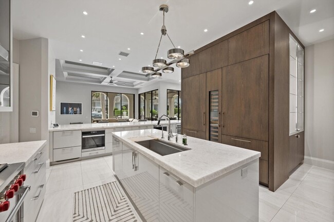 Building Photo - 7474 NE Bay Cove Ct