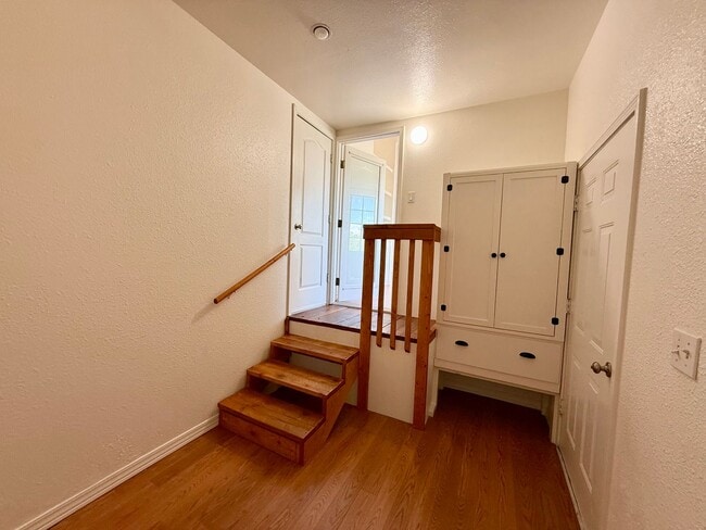 Building Photo - Charming 2-Bedroom Home with Office & Lake...