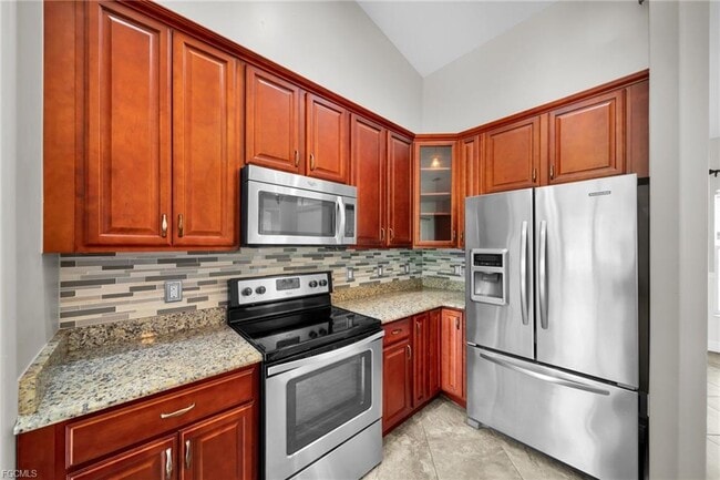 Building Photo - 3326 SW 8th St