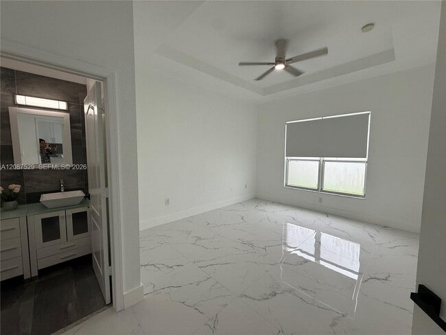 Building Photo - 3961 NE 11th Dr