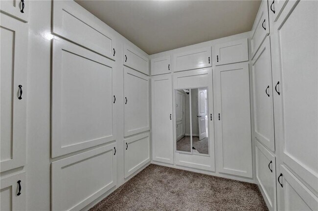 Building Photo - 2205 Copperfield Dr