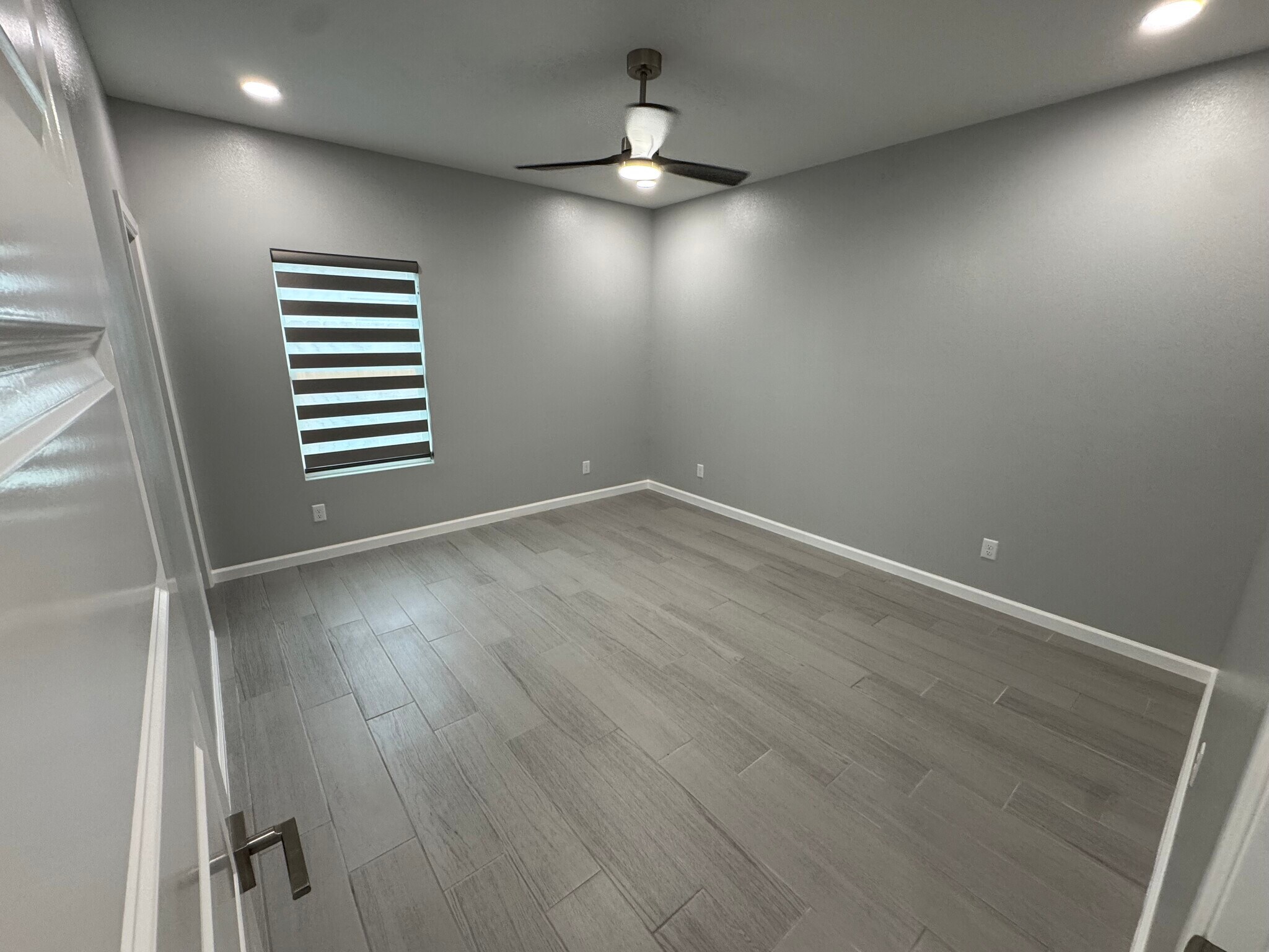 Building Photo - 1803 W Violet Dr