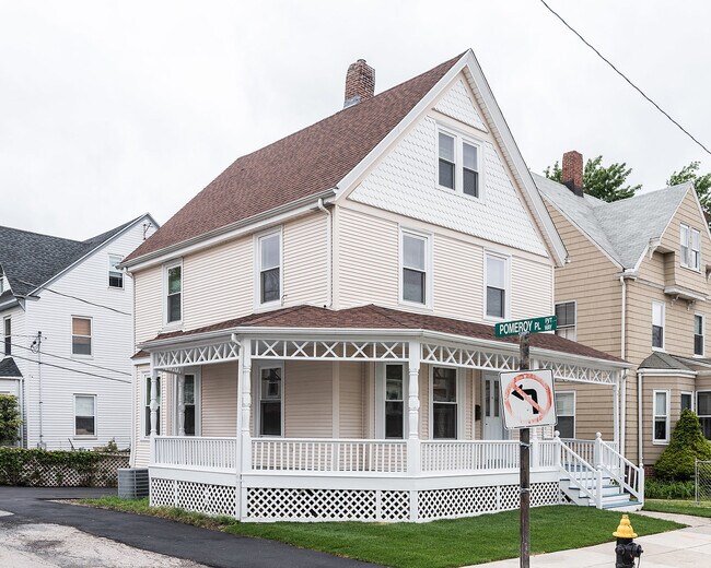 Building Photo - 58 Saunders St