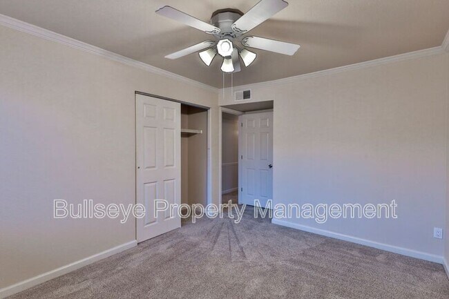 Building Photo - 2334 W Calle Iglesia Ave